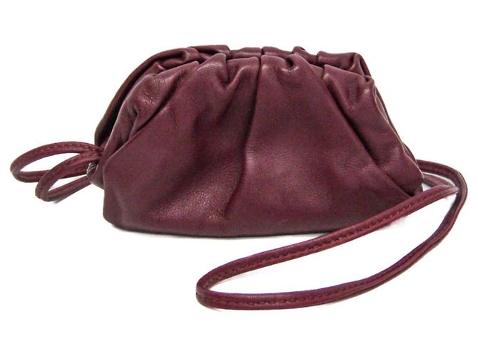 Bottega Veneta The Pouch Mini de Cuero Burdeos