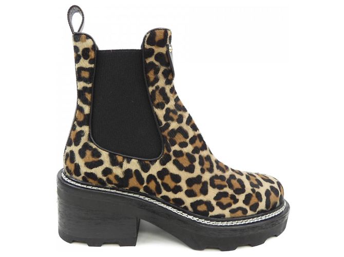 Botas Louis Vuitton Linha Bobourg Marrom
