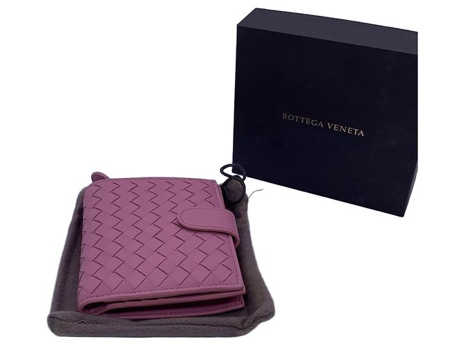 Cartera Bottega Veneta de piel rosa