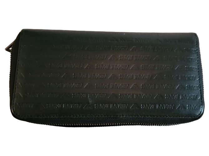 Emporio Armani Black wallet with zip closure