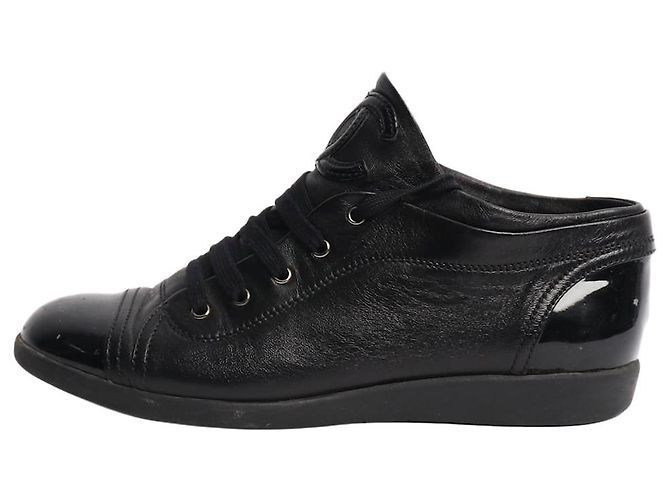 Chanel Baskets noires à lacets - taille EU 37,5 (UK 4,5)