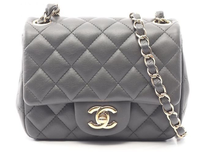 Bolsa de Ombro Mini Matelassé Chanel Marrom