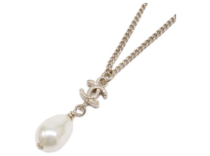 Timeless Colar de Pérolas Imitadas Coco Mark I da Chanel B12C Dourado