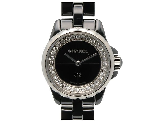 Reloj Chanel J12 XS con bisel de diamantes