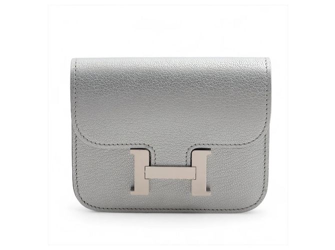 Billetera compacta Constance Slim en cabra siamés de Hermès Plata