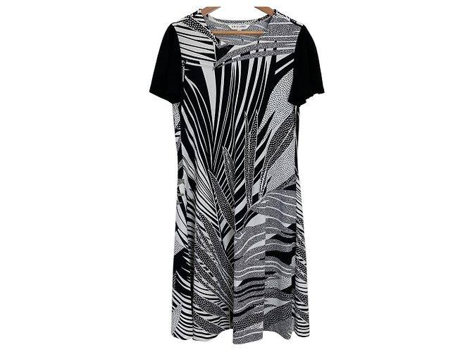 Autre Marque LEONARD SPORT Kleid mit Blattdruck Schwarz Weiß