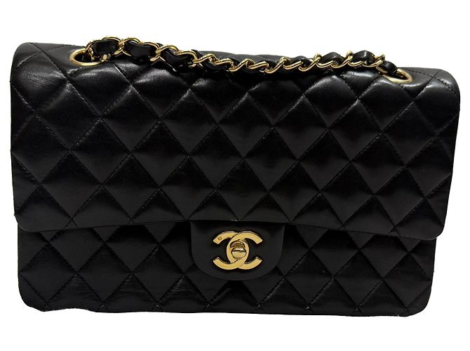 Timeless Borsa a Spalla Chanel Medium Classic Double-Flap in Pelle di Agnello Nera Nero
