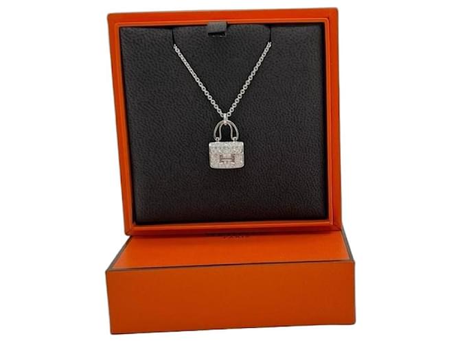 Constance Collier Hermès en or blanc et diamants 