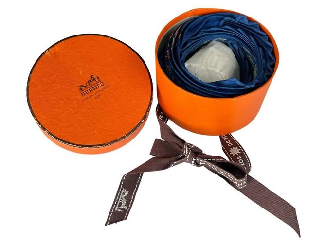 Lenço de seda Hermès em azul