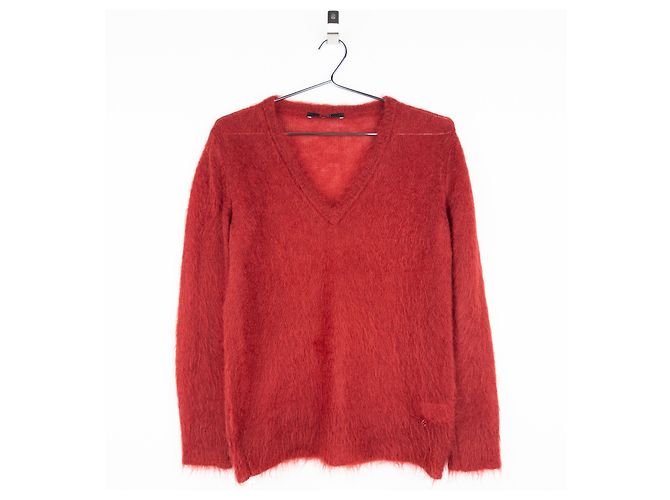 Prada Flauschiger V-Ausschnitt-Pullover von Gucci von Frida Giannini AW14 Rot