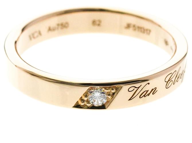 Van Cleef & Arpels Toujours Signature Etoile Wedding Ring Golden 