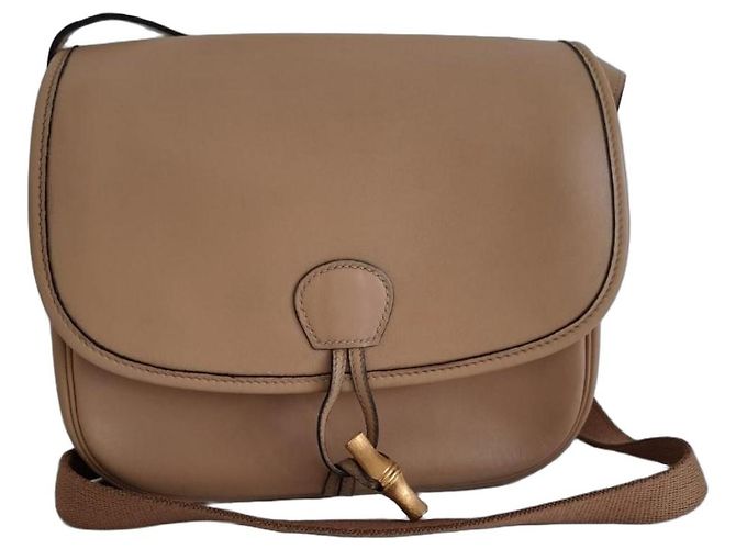 Bolsa Hermès Bamboo Duffle Camel em couro Camelo