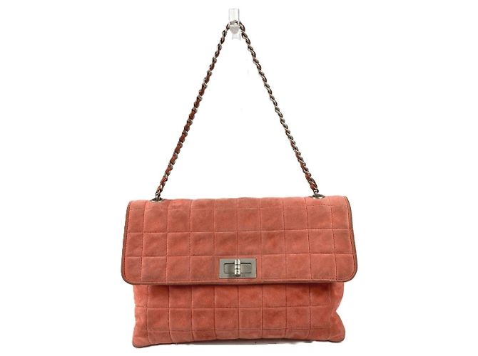 Sac à épaule en daim rose Chanel 2.55