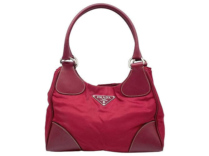 Bolsa de ombro de nylon e couro vermelho Prada