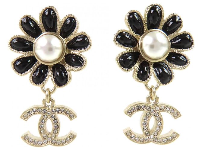 Orecchini a perno Chanel in Oro e Nero D'oro