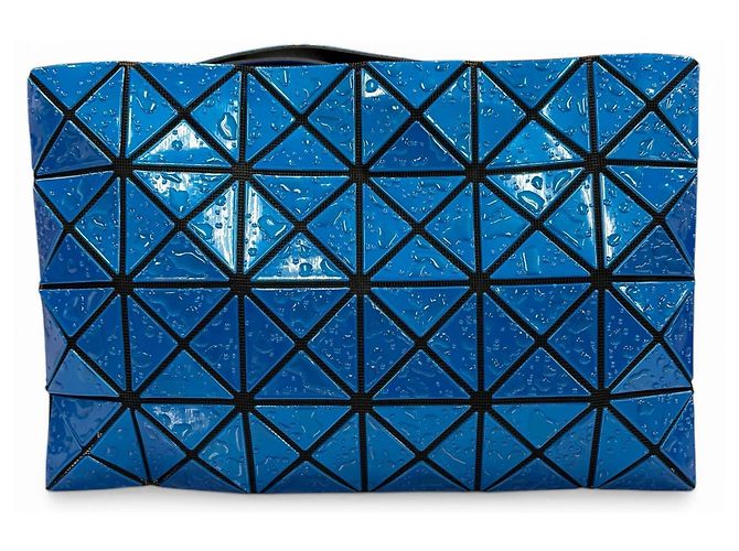 Bolso Clutch Triangular BAOBAO Issey Miyake Azul