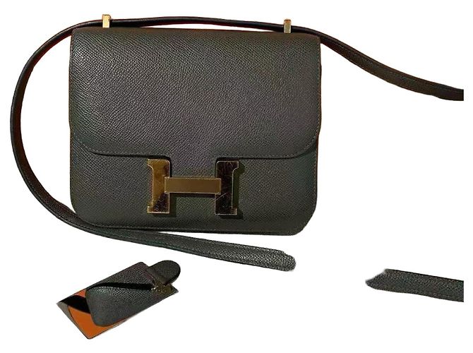Hermès Constance 19 cuir Epsom vert gris doré