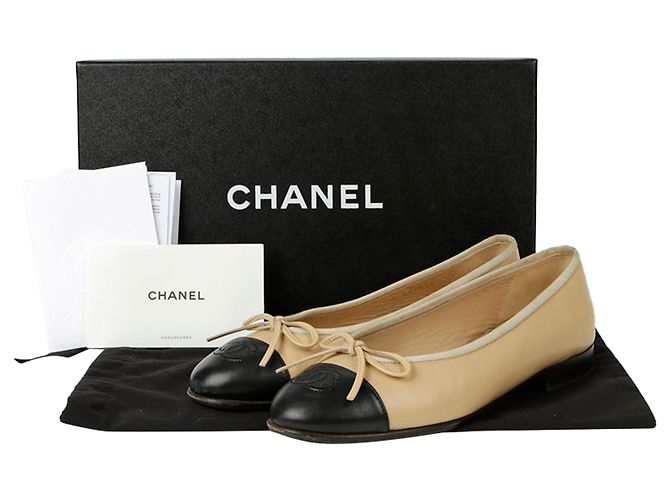 Chanel Two-tone Flat Shoes Black