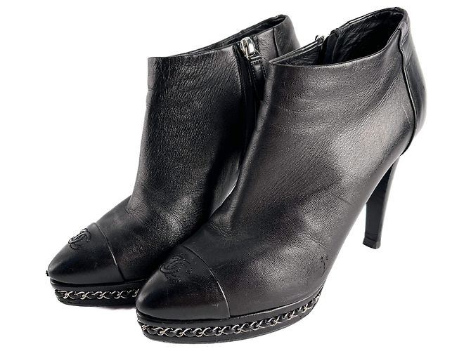 Timeless Chanel CC 110 Leather Chain Embellished Platform Ankle Boots 38.5 Black