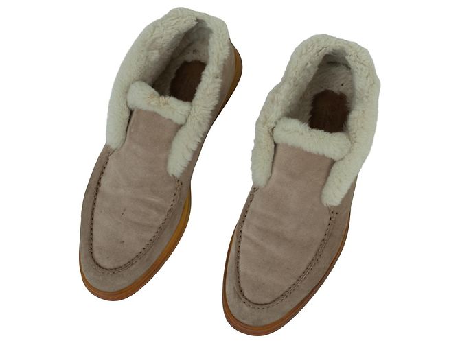 Botas de tornozelo Loro Piana Open Walk em camurça bege