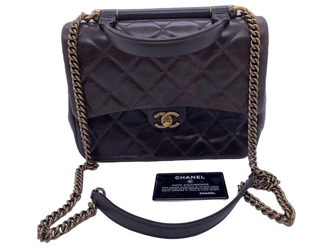 Bolsa Chanel Mumbai de couro com alça transversal
