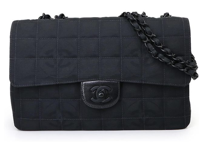 Bolsa de ombro com corrente da nova linha de viagem da Chanel Preto
