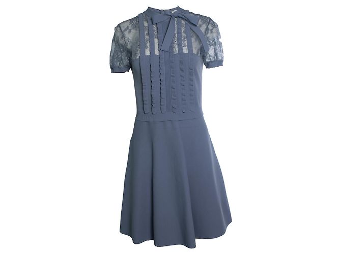Midi-Kleid aus Spitze mit Rüschen in Lavendel von Valentino Lila