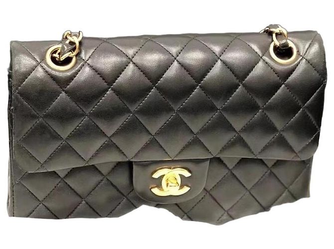 Chanel Piccola Borsa a Catena in Agnello Nero