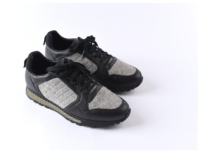 Sneakers Gucci Runner in pelle nera e feltro grigio Nero