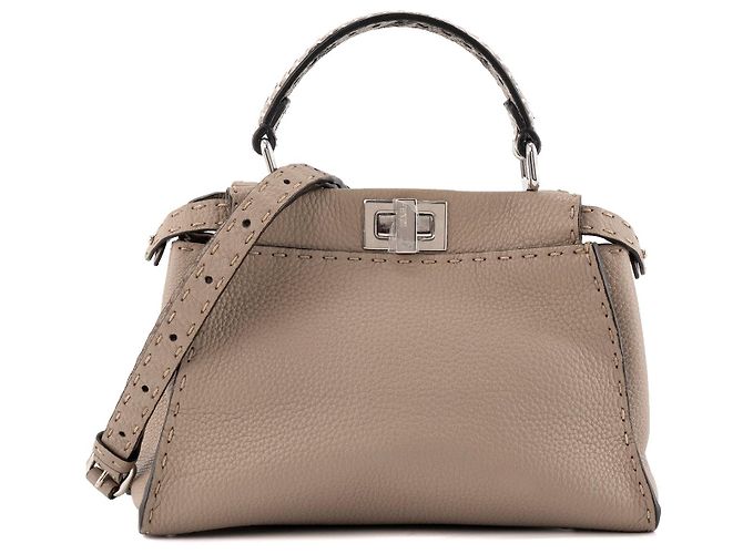 FENDI - Bolsa de Ombro Peekaboo Mini Fendi em Couro Texturizado Taupe com Alça de Python Marrom