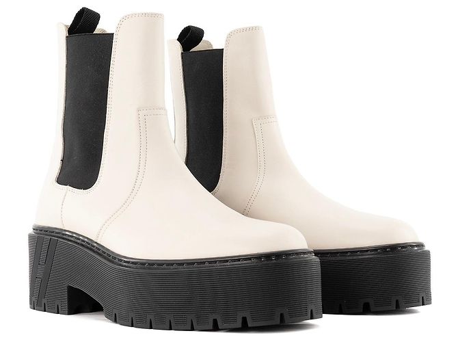 HERMÈS - Harrow Ankle Boots in Smooth Ecru Leather (Size 37.5) Beige 