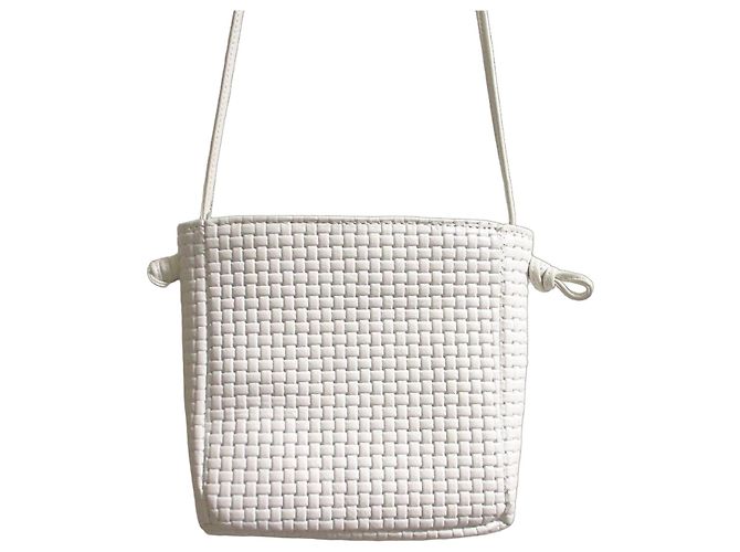 Autre Marque Bolso de Hombro de Cuero de Malla NOMADIS CARRE Blanco