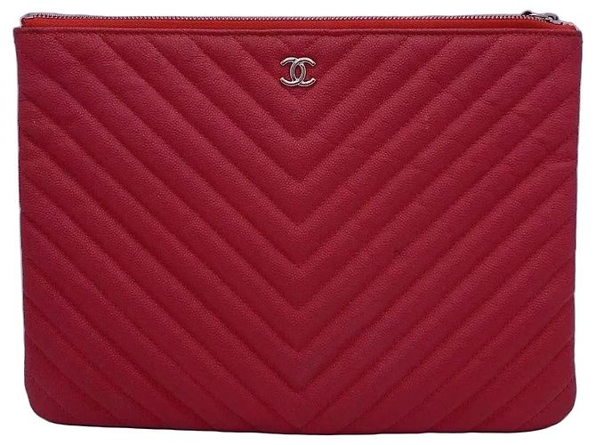 Chanel Clutch Tasche Rot Leder V Muster