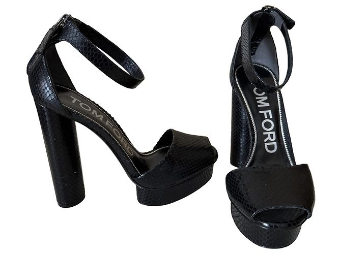 Tom Ford High Heels aus schwarzem Leder