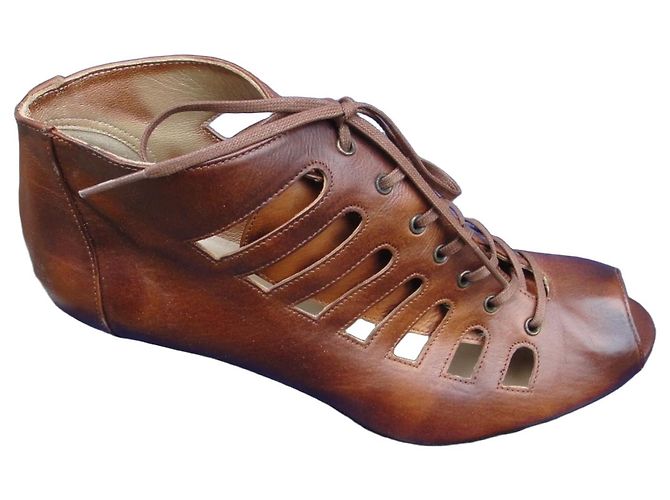 Stuart Weitzman Tyborg Absatzsandalen aus Leder Braun
