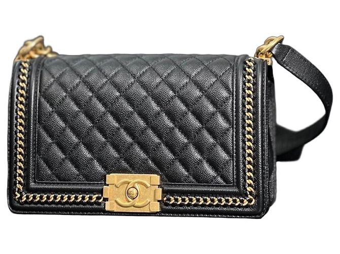 Bolsa Chanel Leboy Médio em couro lychee preto