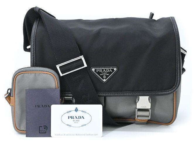 Bolsa de Ombro Triangle em Re-Nylon Tessuto da Prada Marrom Preto