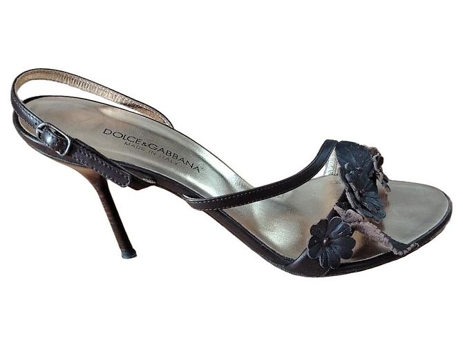 DOLCE & GABBANA LEDERSANDALEN MIT BLUMEN. Braun