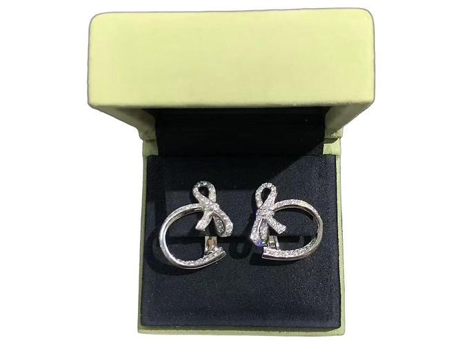 Boucles d'oreilles Ruban Van Cleef & Arpels diamant or blanc Argenté 