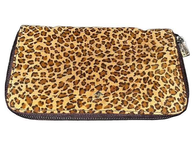 Bottega Veneta Cartera con cremallera estampado de leopardo