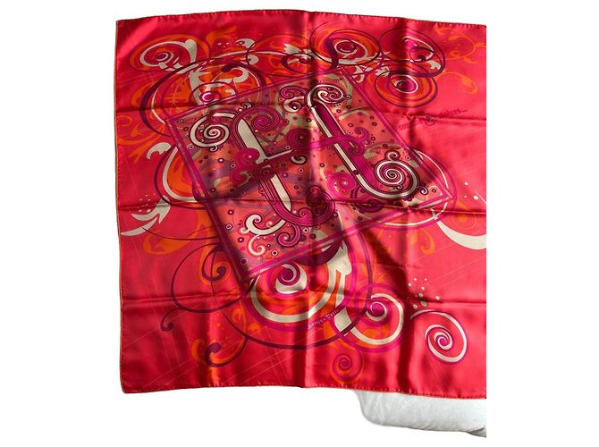 Hermès Quadrado 90 "H como História" Fuschia