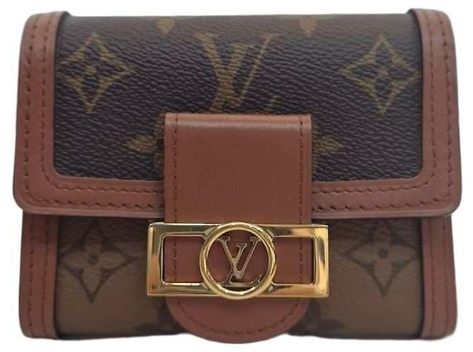 Louis Vuitton Billetera compacta con chip Castaño