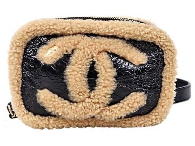 Chanel Schwarze Shearling Big CC Gürteltasche