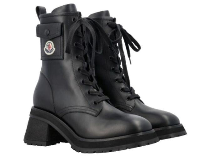 Moncler Stivaletti con lacci, tasca a soffietto e patch logo Nero
