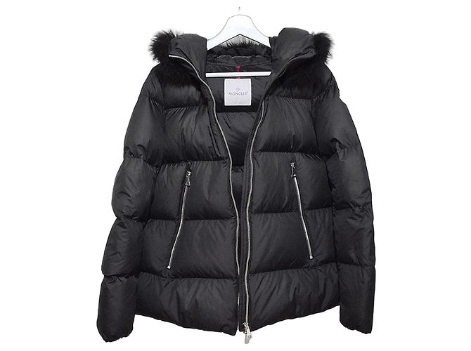 Moncler Giacca con imbottitura in piumino Nero