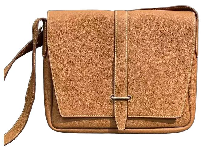 Sac à main Hermès Love Hermes Steve petit cuir marron doré