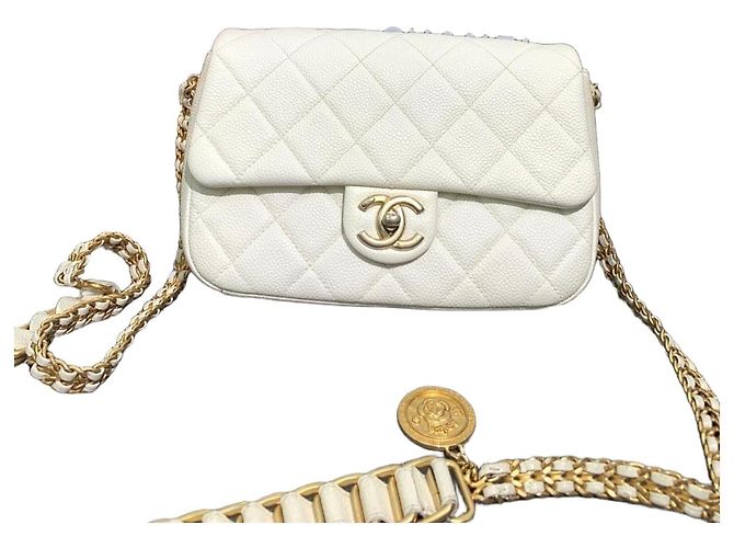 Bolso Chanel Chip Redondo de Cuero de Madera de Lichi Blanco