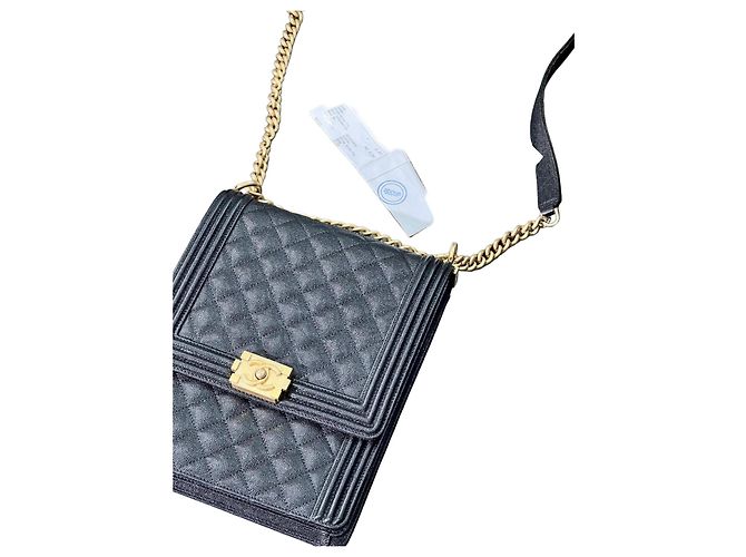 Borsa a tracolla Chanel Leboy Verticale nera e oro in pelle litchi Nero