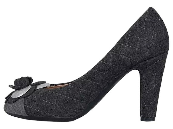 Chanel Pumps aus grauem Textil, Größe 38, gebraucht
