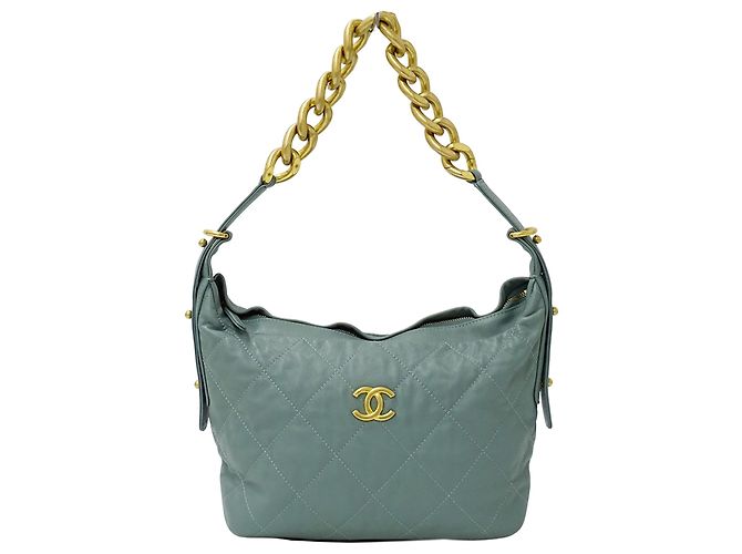 Chanel Handtasche aus grünem, gestepptem Leder